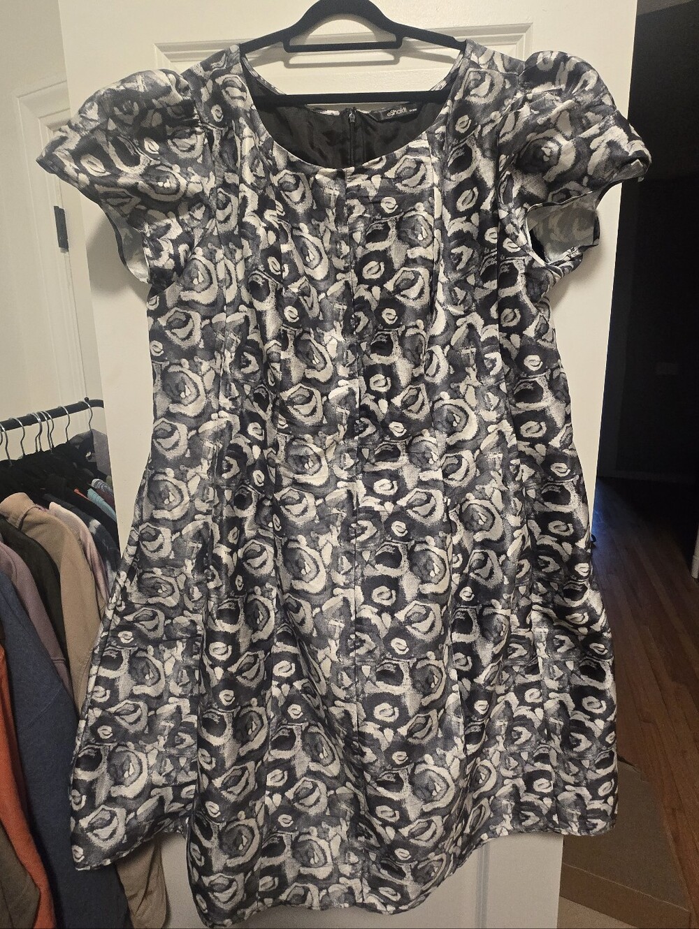 eshakti Black and White Floral Puff-Sleeve Mini Dress